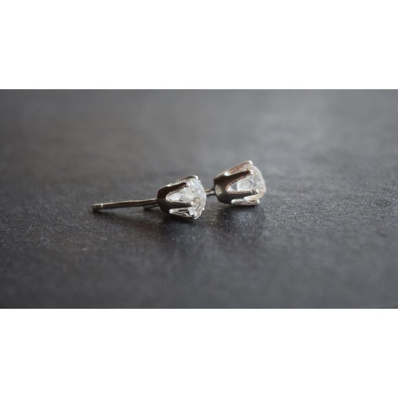 Sterling silver stud earrings, alternative diamond, uncut natural gemsto… - Picture 1 of 4